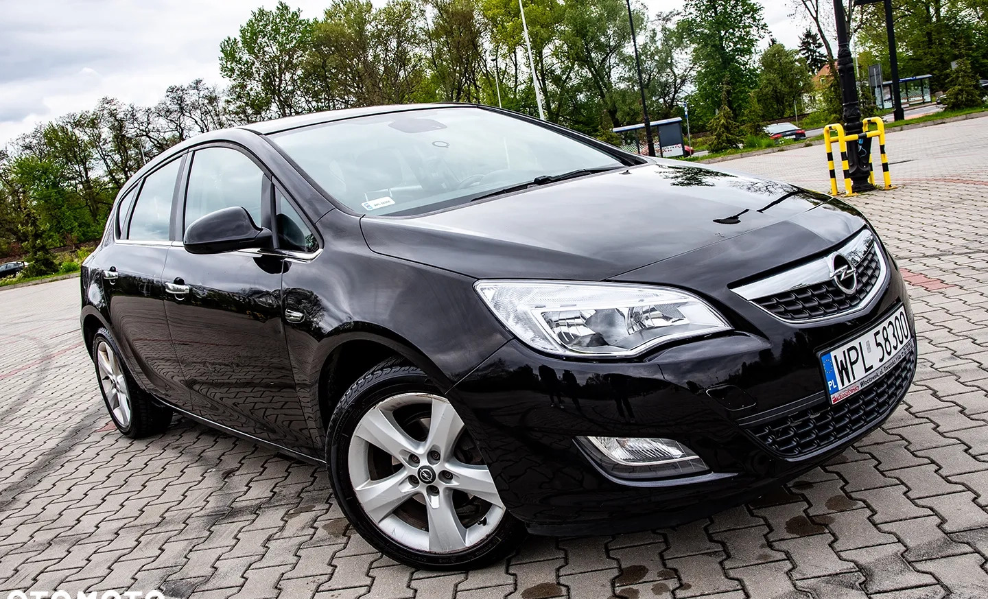 Opel Astra cena 26500 przebieg: 219000, rok produkcji 2011 z Płock małe 191